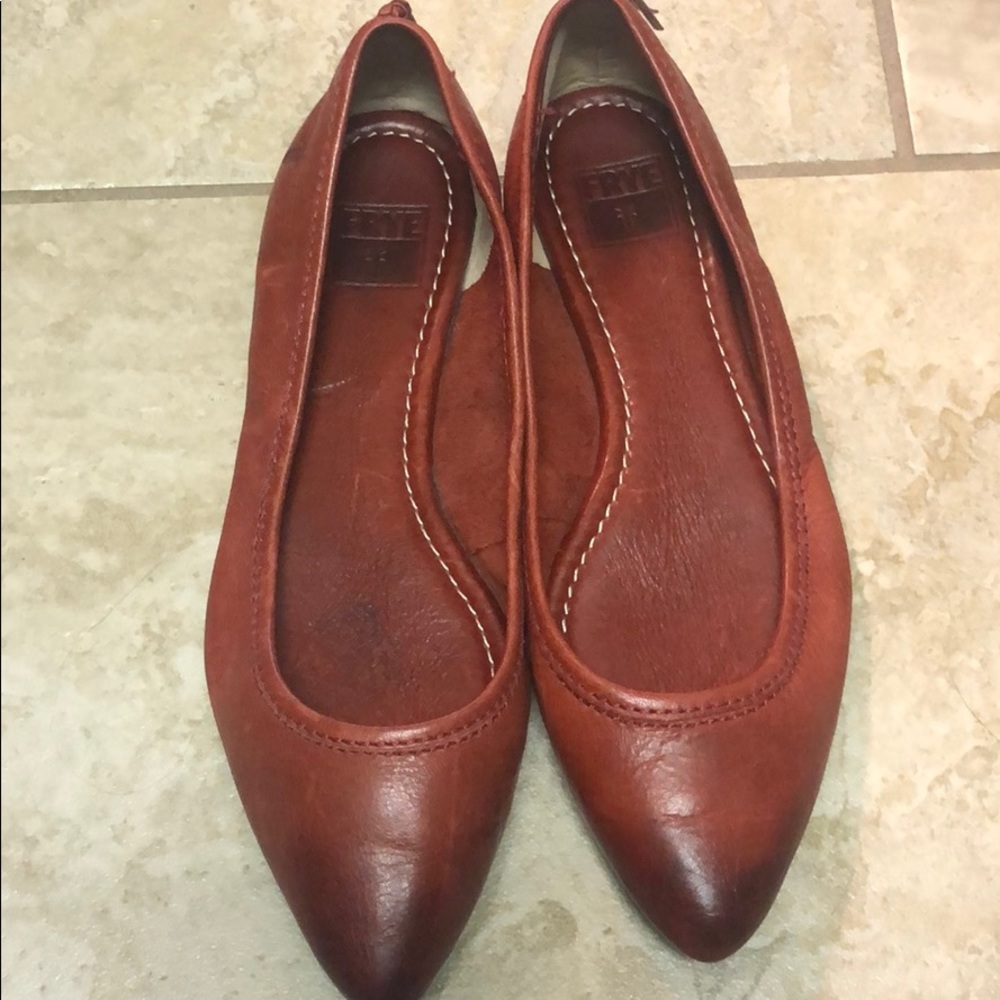 Frye flats